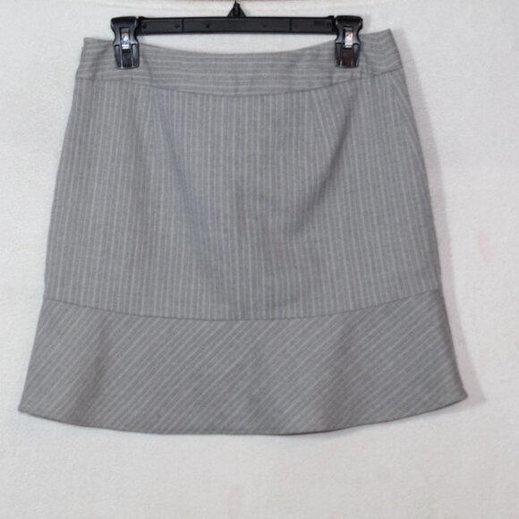 Banana Republic gray pinstripe wool trumpet hem skirt - Picture 11 of 11